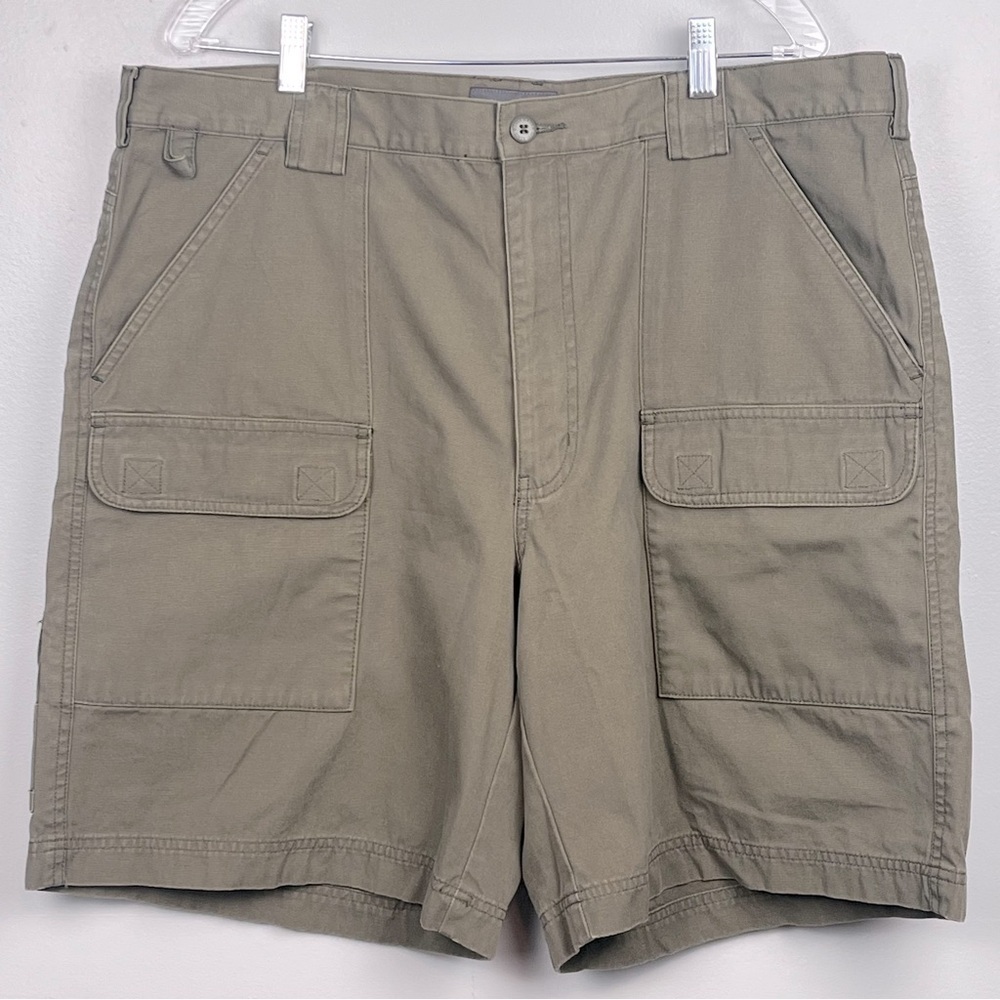 Eddie Bauer 100% Cotton Men's Green Cargo Shorts Size 40 Outdoor, Hiking, Casual